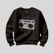 Sudadera "Boombox Retro": El Ritmo de la Calle